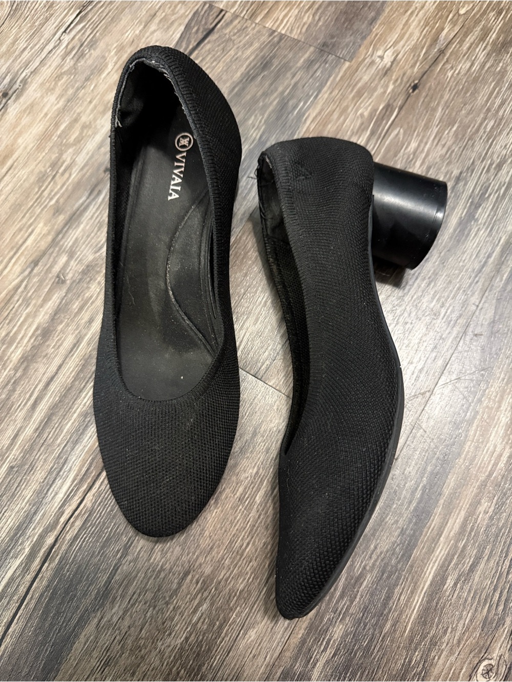 Vivaia | Round Toe Heeled Black Shoes size 38